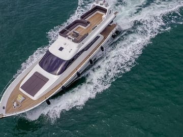 Istanbul: Private Bosphorus Tour On Luxury Yatch