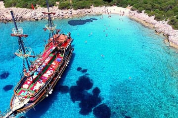 Bodrum Pirate Boat Tour with Lunch and Scenic Stops