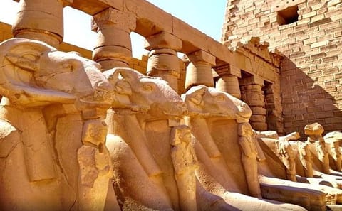 Hurghada and Luxor 2-Day Tour with Hot Air Balloon Ride