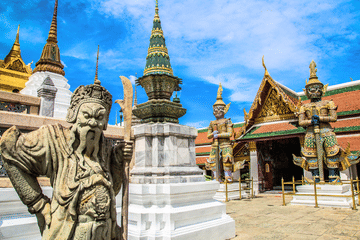 Guided Walking Tour of Grand Palace and Emerald Buddha in Bangkok