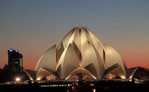 Heritage Tour of Agra, Amchha Khurd, and Bhopal by Train