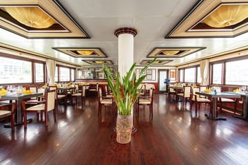 Swan Cruises: 2 Days Explore Bai Tu Long Bay (Less Tourist Area)