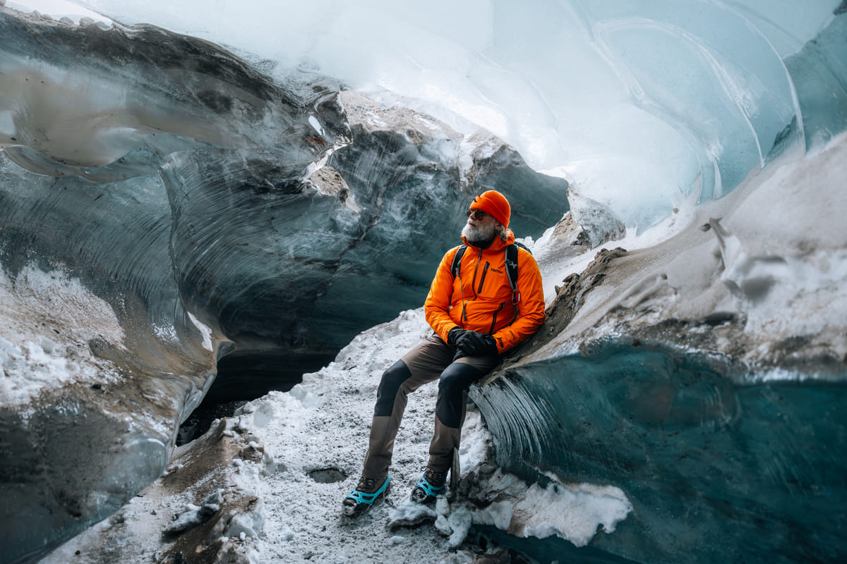 sit and enjoy the blue colours of Neptune ice cave