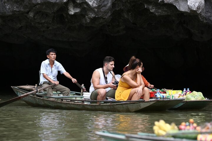 Tam Coc boat trip