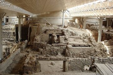 Guided Cultural Tour of Akrotiri Archaeological Site in Santorini