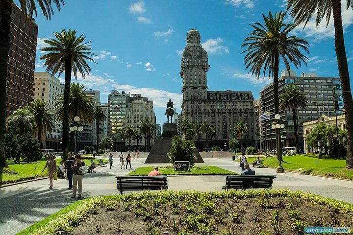 Montevideo Day Trip from Buenos Aires: Scenic Ferry, Lunch & City Tour