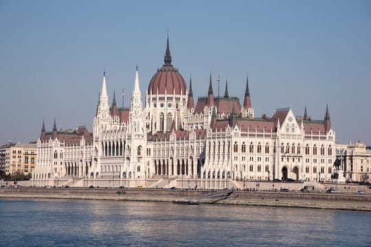 Budapest Grand City Tour with Parliament Visit