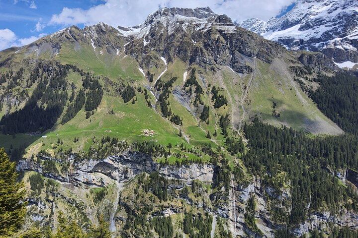 4 Day Trekking Tour Swiss Magic Through the Alps