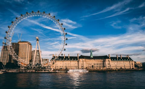 London and Paris Rail Tour: 6 Nights of City Exploration