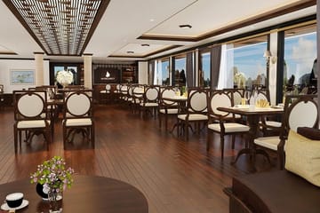 Halong Bay Luxury Cruise with Kayaking and Island Visits