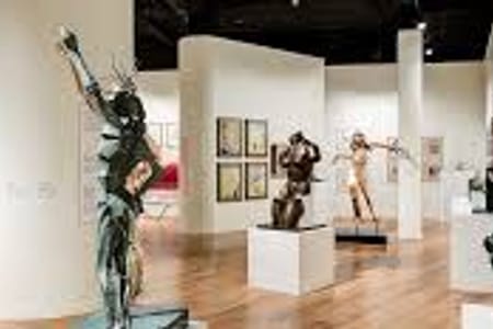 Paris Bus Tour: Gourmet French Cuisine, Fine Dining & Sightseeing