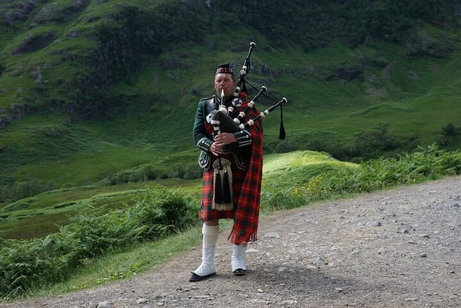 piper in Glencoe , featured in Skyfell