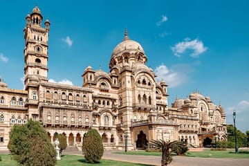 Cultural Tour of Ajanta Caves and Daulatabad from Vadodara to Mumbai