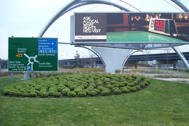 Gatwick Airport Private Transfers to/from London (Postcode N1-NW1-SE1) 9