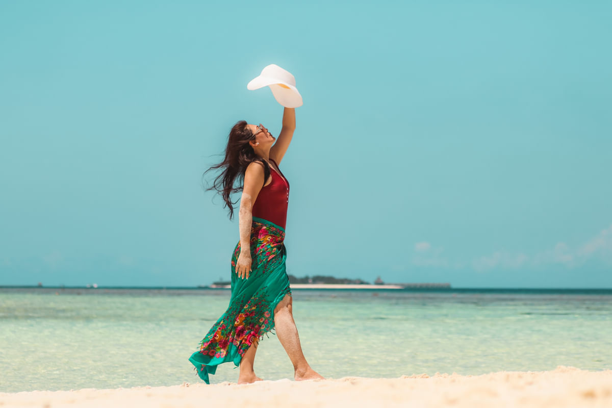 Maldives Dolphin Cruise, Sandbank Adventure & Local Island Tour