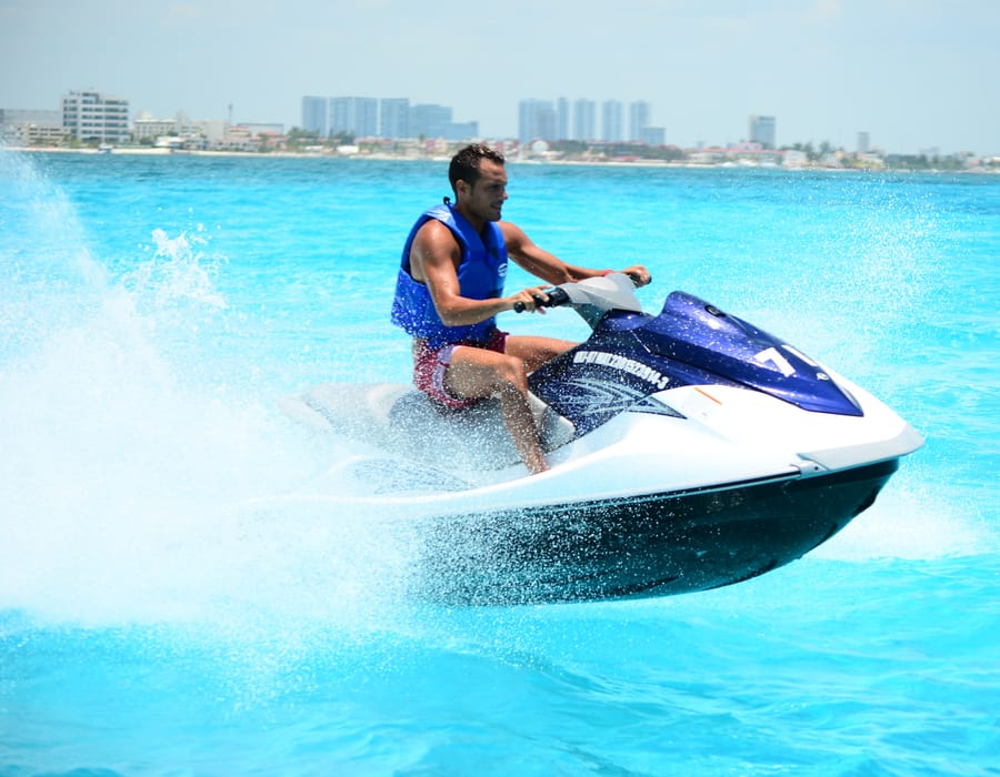 Experiencia en moto acuática en la laguna de Cancún