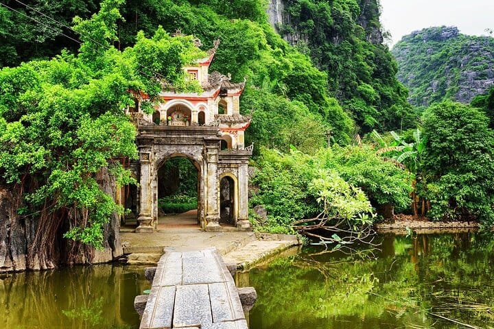 Full Day Private Tour in Ninh Binh - Halong Bay On Land