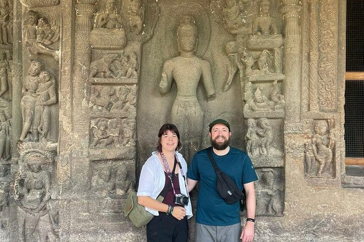 Ancient Caves, Forts, Taj & Temples Expedition