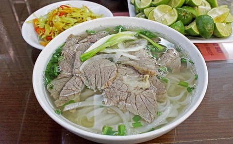 Hanoi Street Food Walking Tour with Local Guide