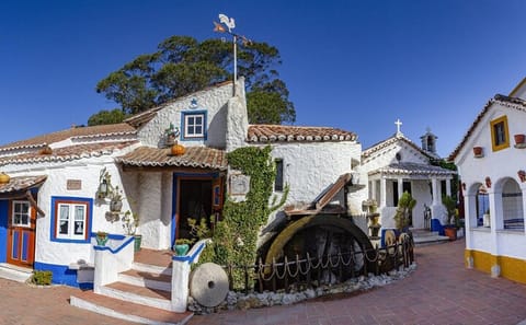 Private Tour of Mafra, Ericeira, and Queluz from Lisbon