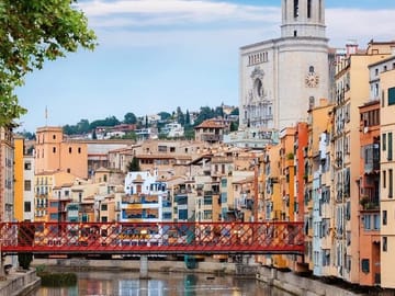 Personalized Girona Day Tour from Barcelona with Lunch