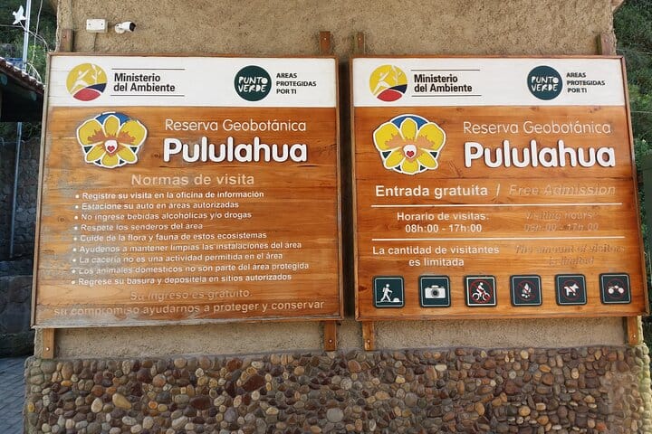 Private Tour to the Hummingbird Reserve and visit to the Middle of the World from Quito