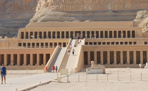 Private 2-Day Luxor Tour from Hurghada with Hotel Stay