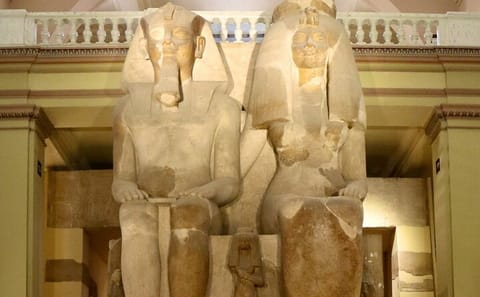 Giza Pyramids and Egyptian Museum Full-Day Tour in Cairo