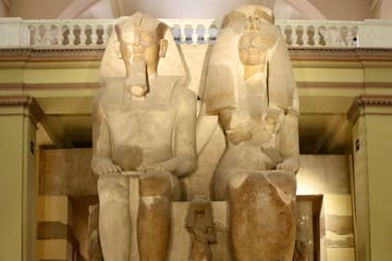 Giza Pyramids and Egyptian Museum Full-Day Tour in Cairo