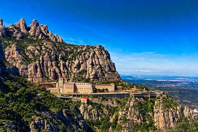 Best of Barcelona and Montserrat with Hotel / Port Pick up