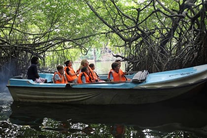 05 Day Tour From Galle To Explore Beach and boat Rides