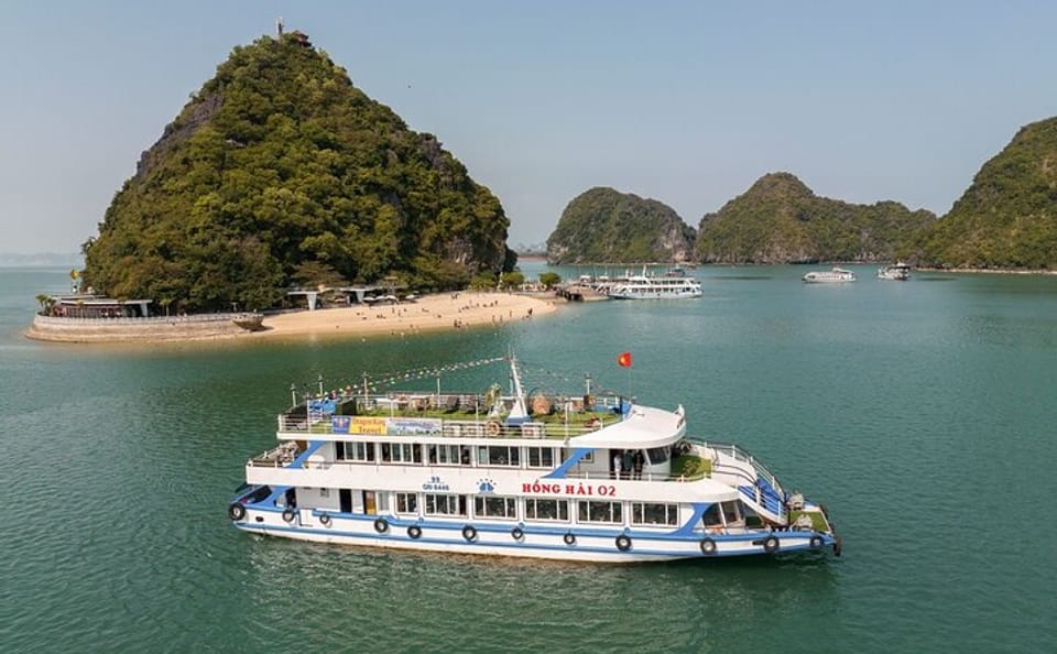 Luxury Day Tour of Halong Bay with Dragon King Cruise