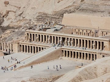 Hot Air Balloon Adventure Over Colossi of Memnon in Luxor