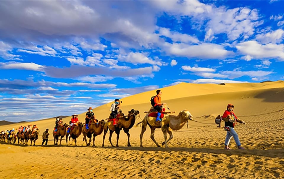Dunhuang Tour of Mingsha Mountain, Crescent Lake, and Museum
