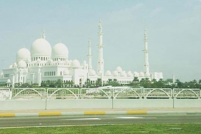 Sheikh Zayed Grand Mosque Abu Dhabi ! Private Tour from Dubai photo 2