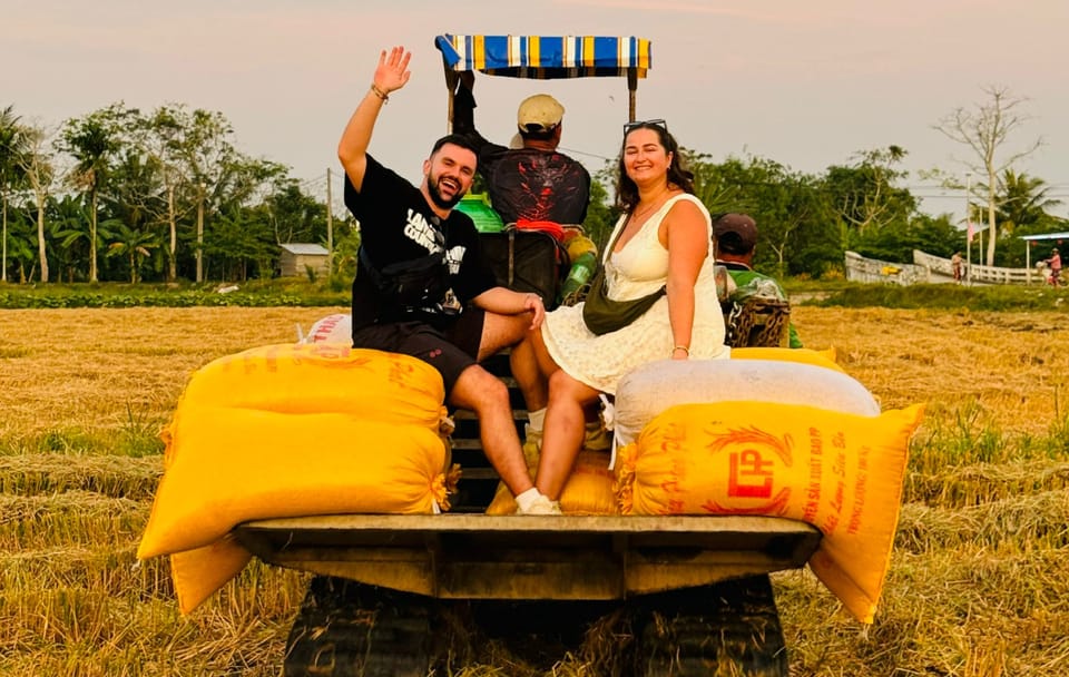 Two-Day Mekong Delta Bike and Boat Tour in Can Tho