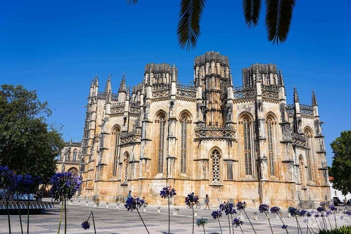 ALCOBAÇA, BATALHA & TOMAR: Private 1 Day Tour from Porto