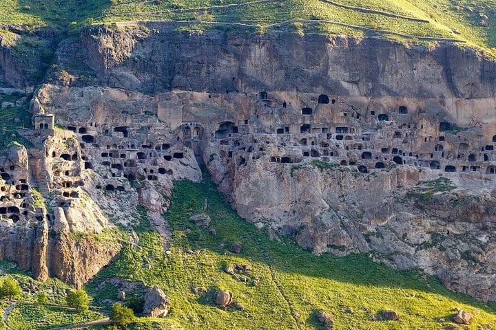 4 Full days in Georgia with private tour, free aiport