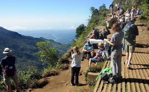 4 Days Tour with Hiking and Scenic Train Ride