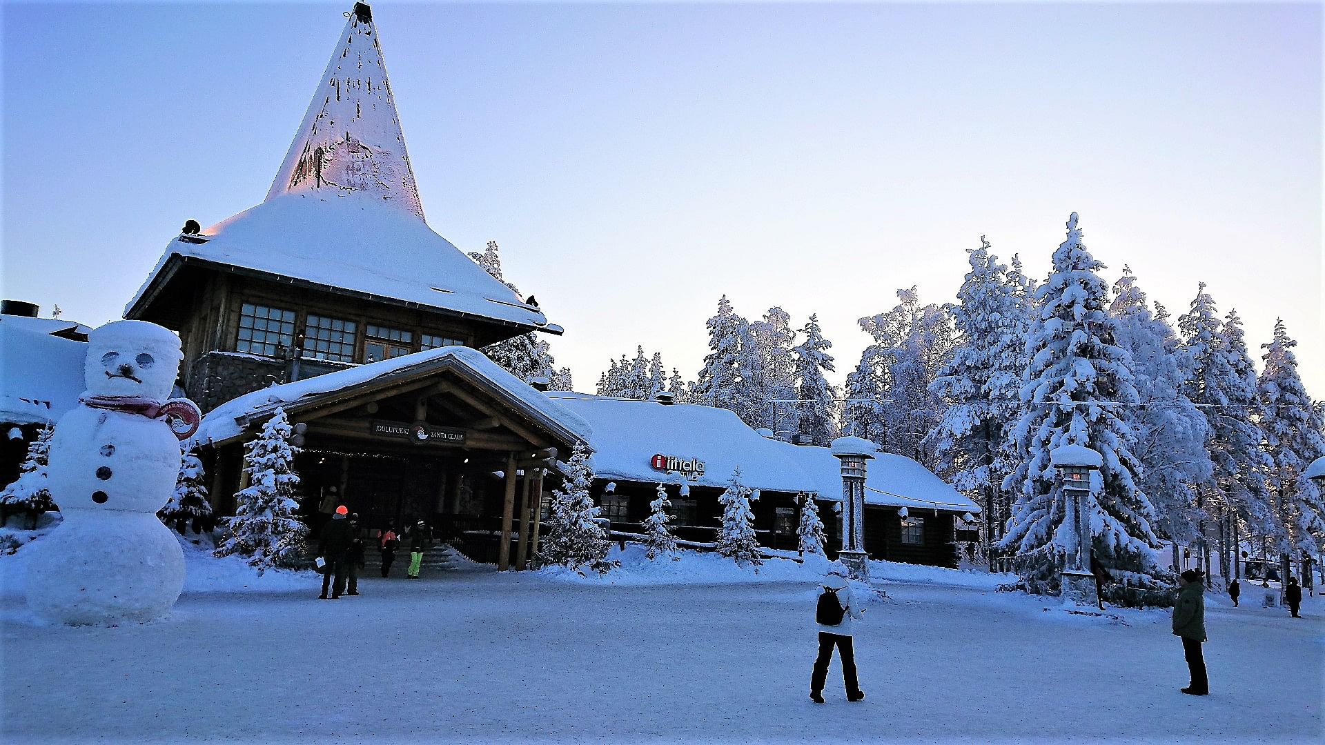 Private Rovaniemi City & Santa Claus Village Tour - NortsaV Tours