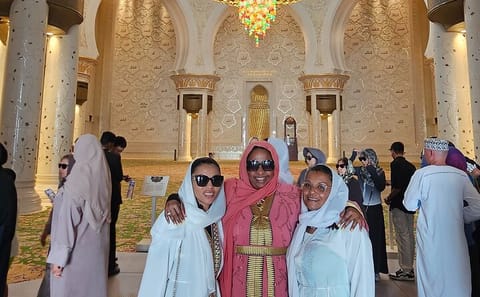 Shaikh Zayed Grand Mosque Tour with Pickup from Dubai