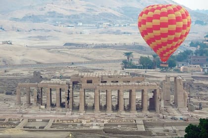 Private Luxor Overnight with Hot Air Balloon from Hurghada