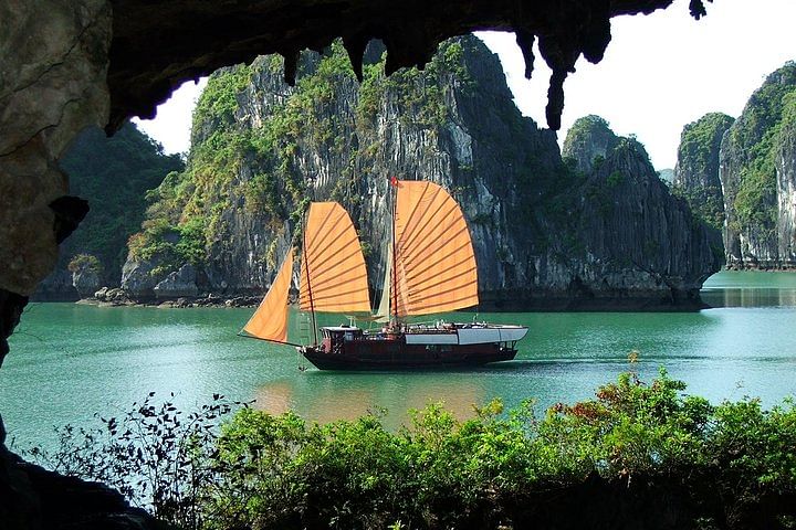 Halong Bay Cruise: Explore Iconic Caves, Islands, and Scenic Views