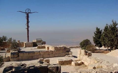 Private Christian Tour of Madaba, Mount Nebo, and Jordan River from Amman