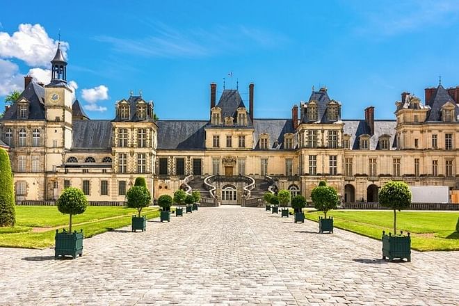 Private Half Day Trip: Paris to Castle Fontainebleau