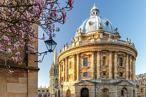 Famous Alumni Outdoor Escape Game in Oxford