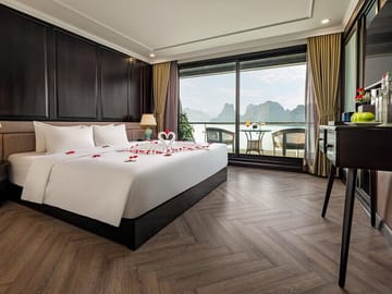 Premium 2D1N Balcony Cruise – Halong & Lan Ha Bay Luxury Trip