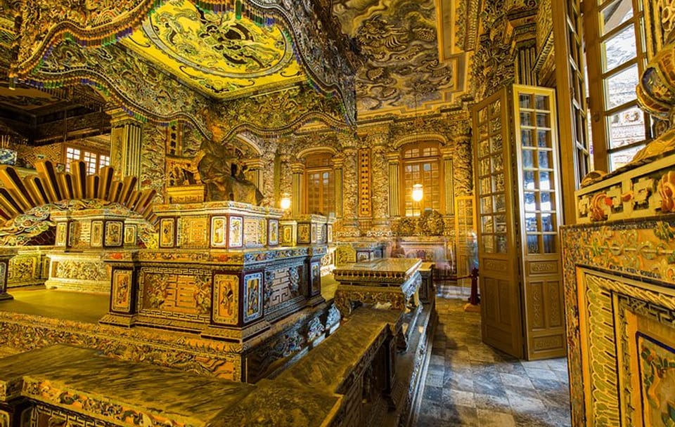 Full-Day Cultural Tour of Hue and Hai Van Pass from Da Nang