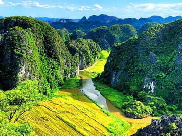 Ninh Binh Full-Day Tour to Hoa Lu, Tam Coc Boat Trip and Mua Cave