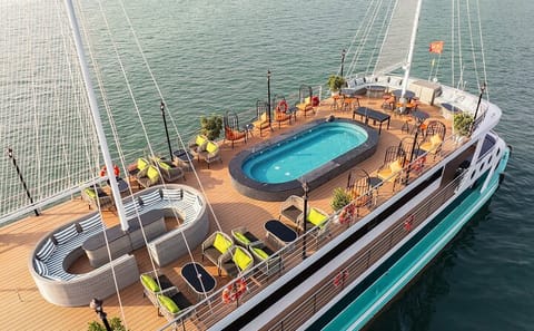Amethyst Daily Cruise – 1 Day Luxury Halong Bay Tour from Hanoi